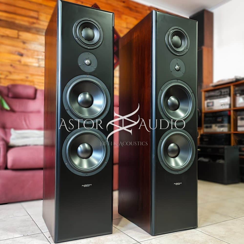Altavoces monitores activos  High End FM Transmitters and